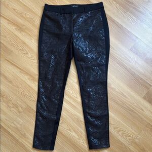 White House Black Market Black Cropped Ankle Pants Baroque finished print Size 4